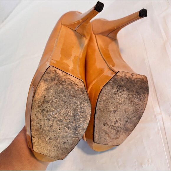 Stuart Weitzman Beige Patent Leather Platform Peep Toe Pumps 4.5" Heel Size 8.5M - Picture 8 of 13